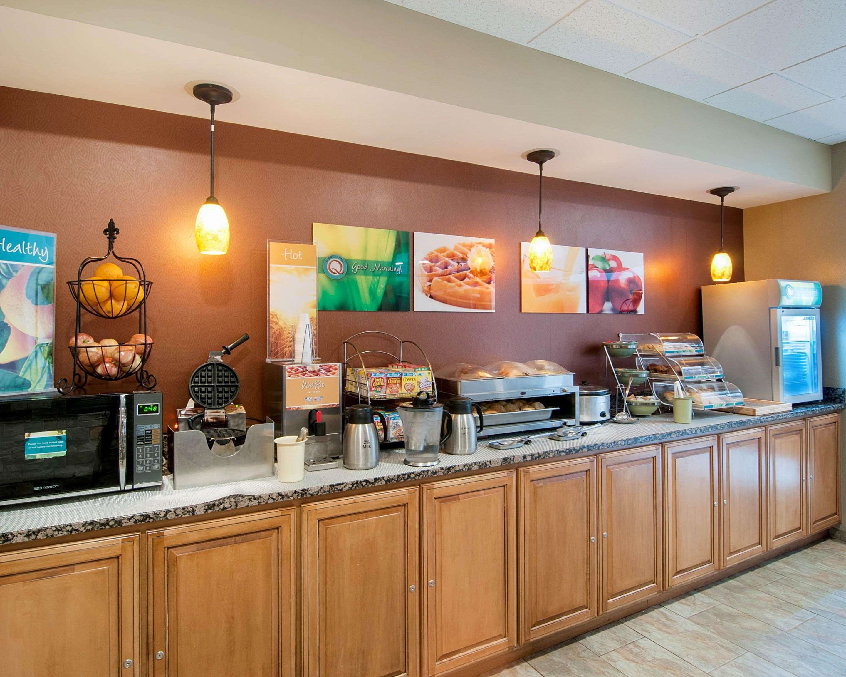 Free full breakfast | Quality Inn Beckley