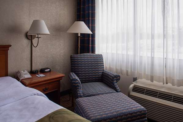  - Quality Inn Beckley - I-64 & I-77, Exit 44