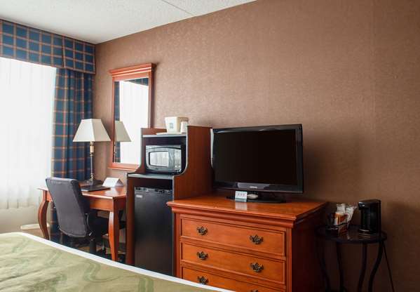  - Quality Inn Beckley - I-64 & I-77, Exit 44