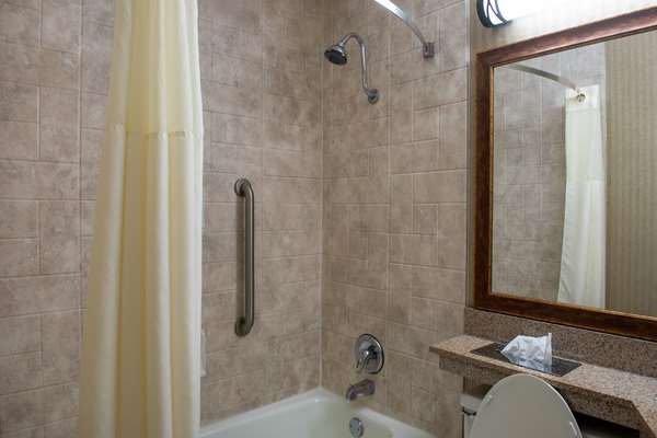 Suite - Quality Inn Beckley - I-64 & I-77, Exit 44