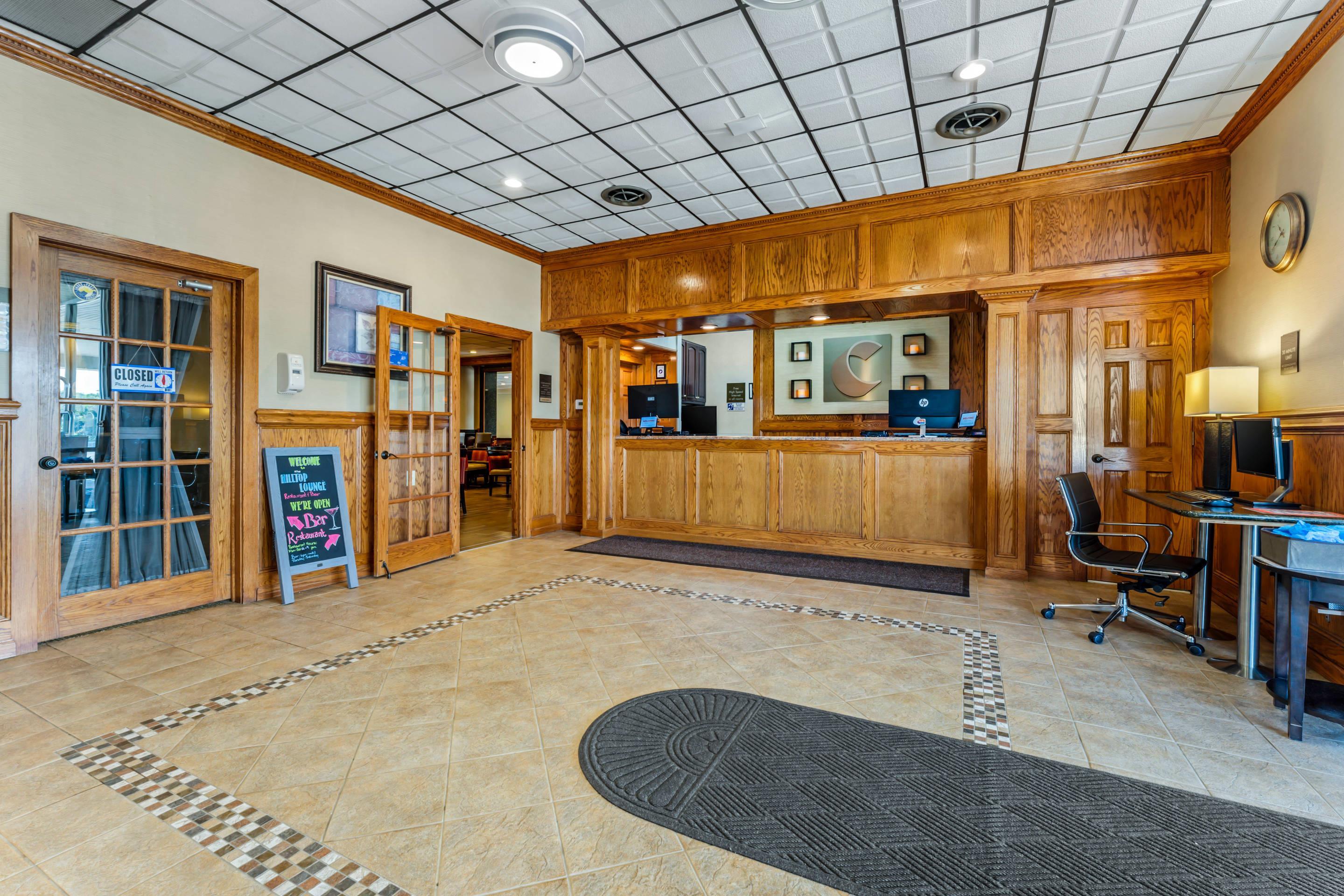 Hotel lobby | Comfort Inn & Suites