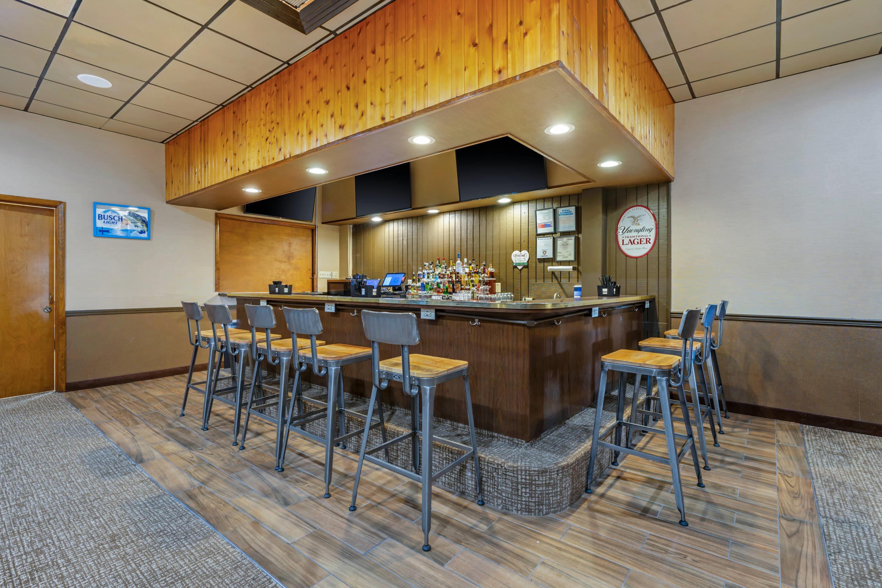 Bar | Comfort Inn & Suites