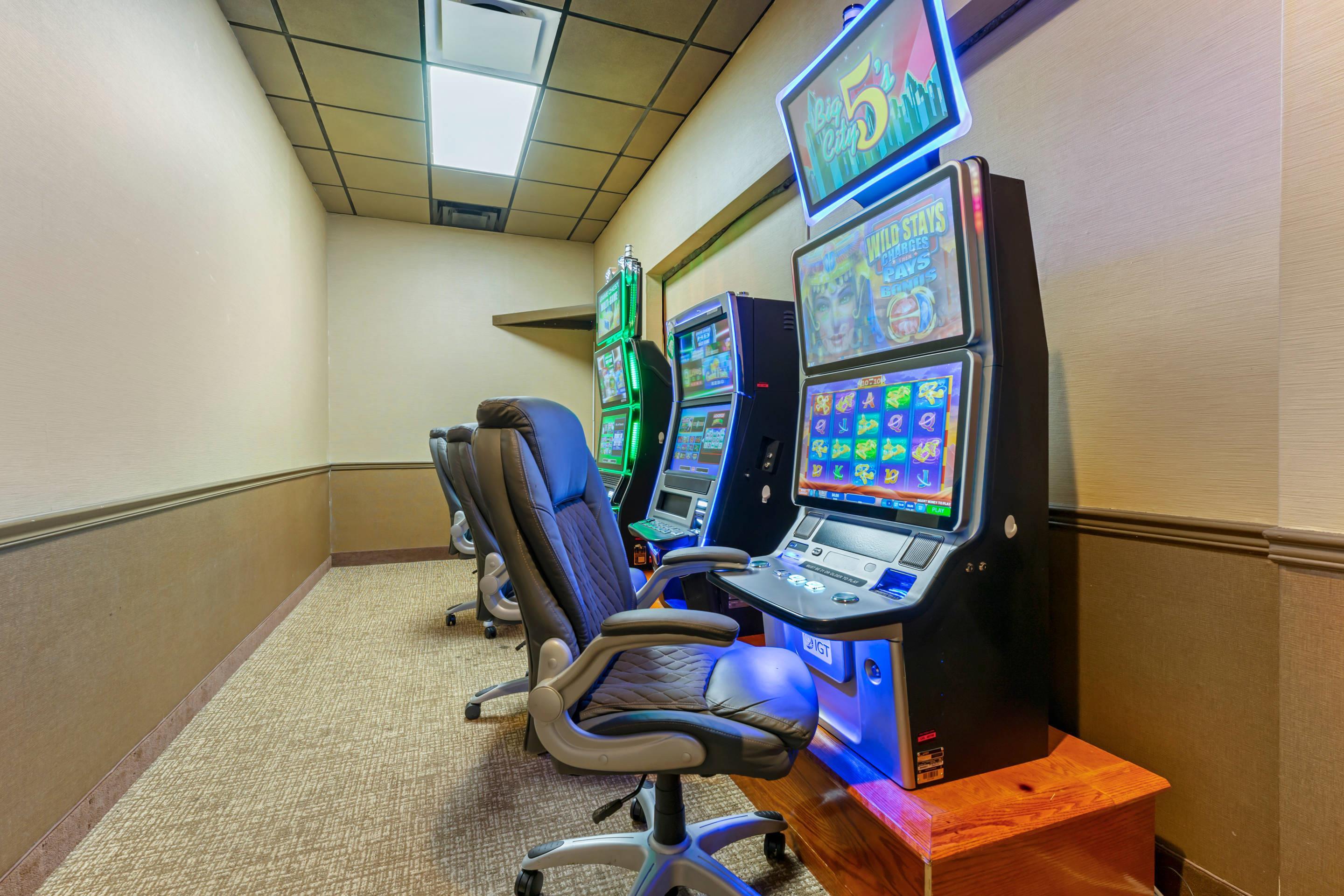 Game room | Comfort Inn & Suites