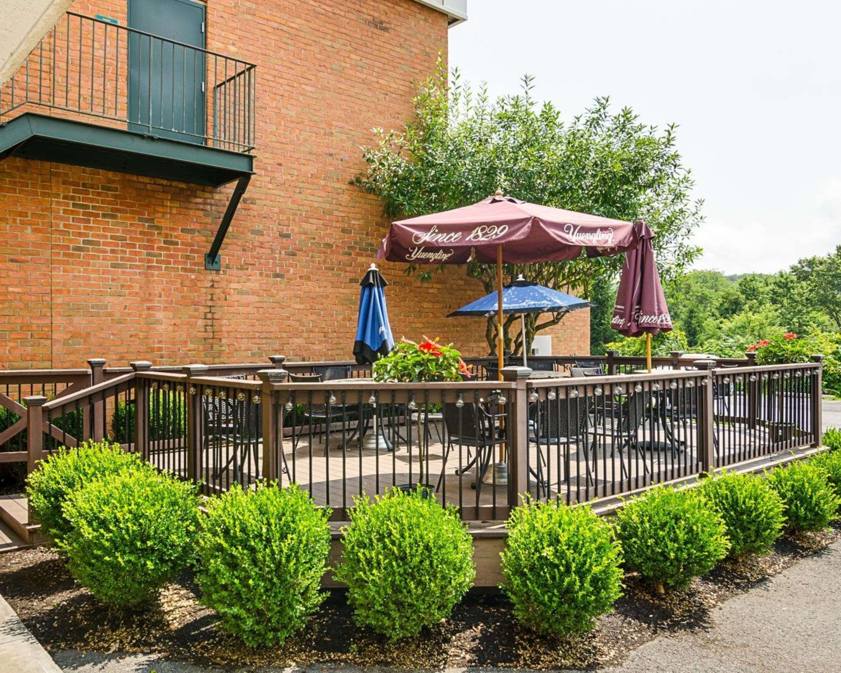 Relax on the hotel patio | Quality Inn