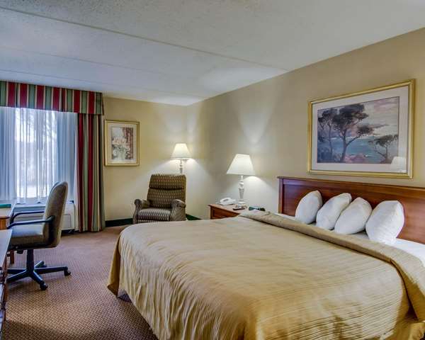Suite - Quality Hotel & Conference Center Bluefield