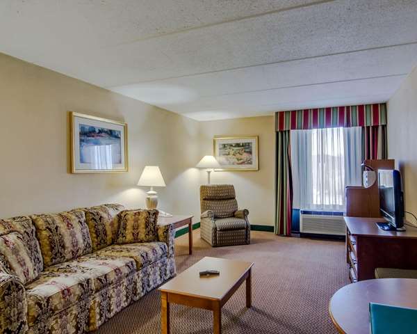 Suite - Quality Hotel & Conference Center Bluefield