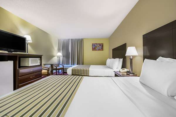  - Econo Lodge Inn & Suites Triadelphia - I-70, Exit 11