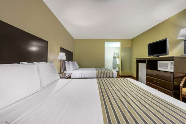  - Econo Lodge Inn & Suites Triadelphia - I-70, Exit 11