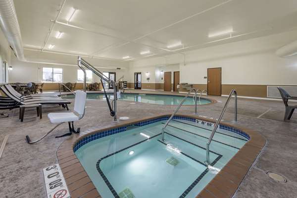 Pool - Comfort Suites Bridgeport - I-79, Exit 124