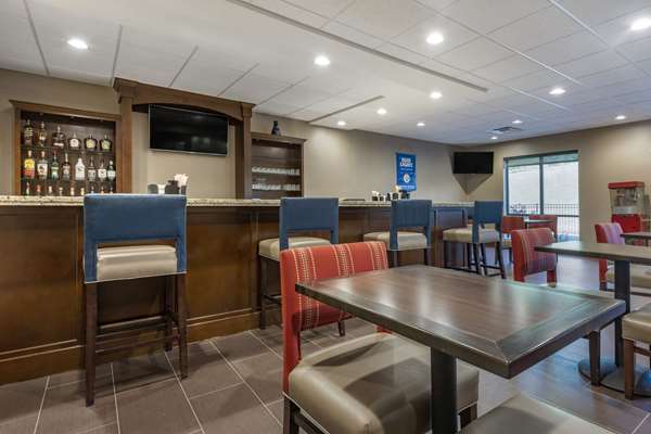 Bar - Comfort Suites Bridgeport - I-79, Exit 124
