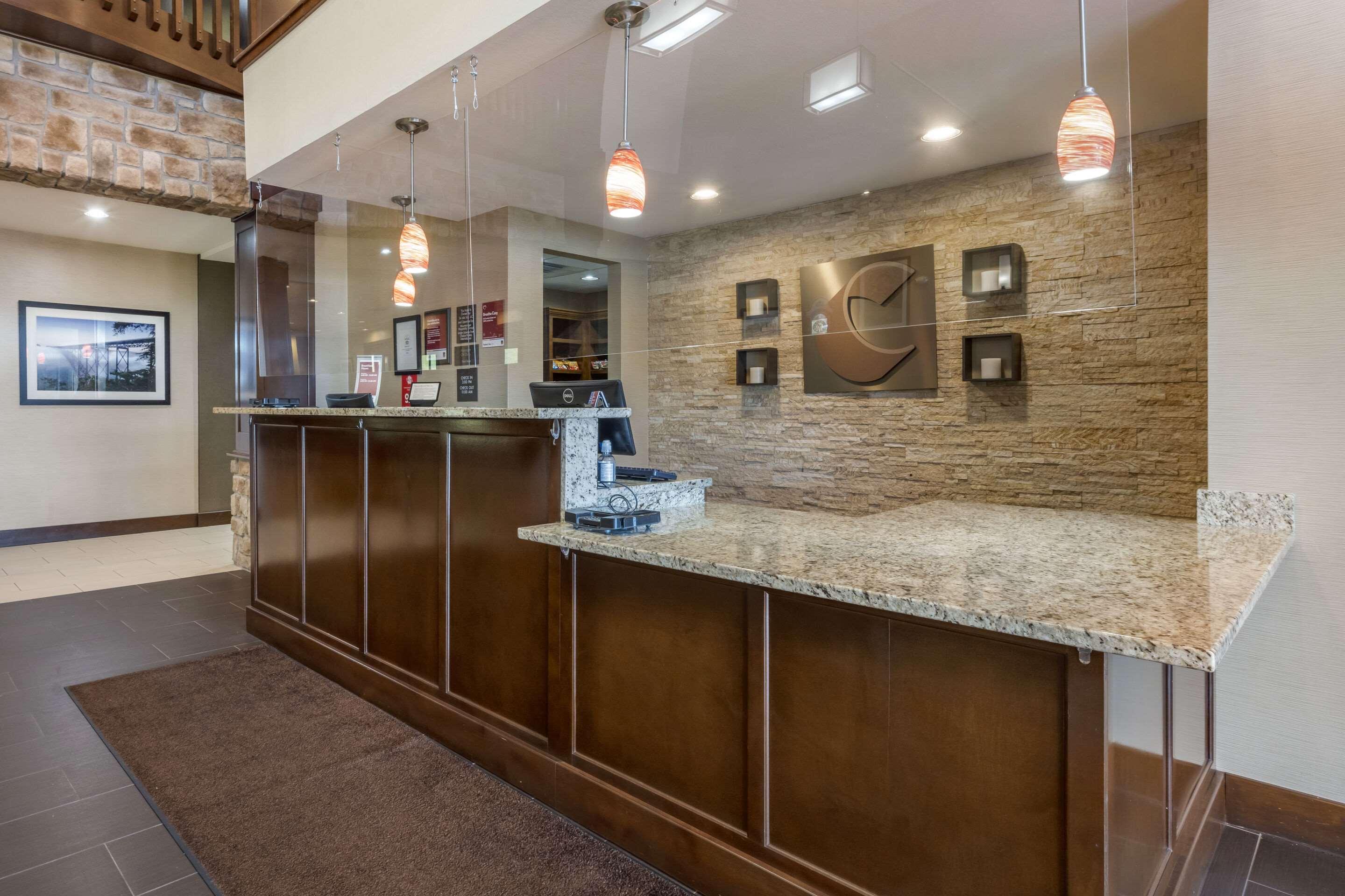 Front desk | Comfort Suites Bridgeport - Clarksburg