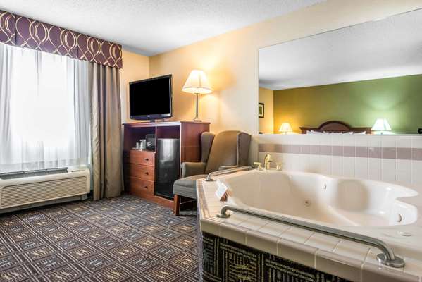 Suite - Comfort Inn Weirton