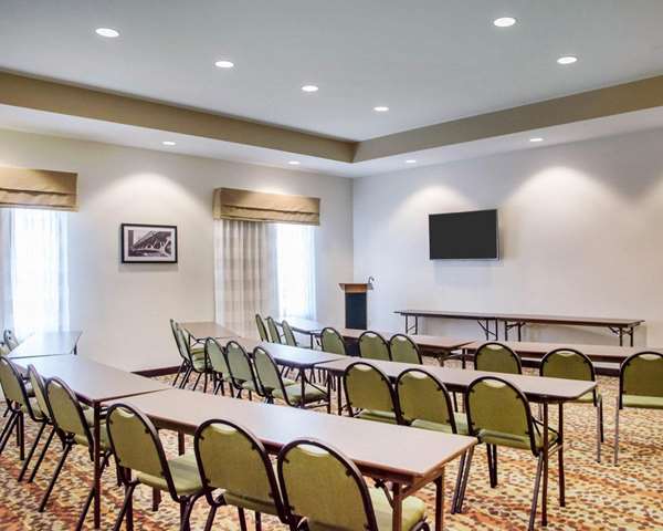  - Sleep Inn & Suites Parkersburg - I-77, Exit 179