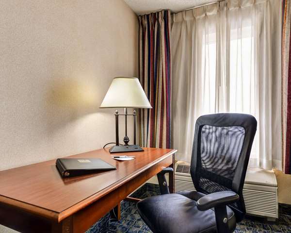  - Quality Inn & Suites Falling Waters - I-81, Exit 20