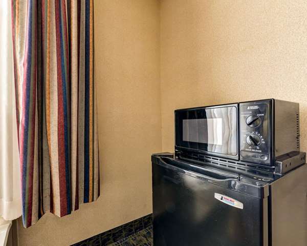  - Quality Inn & Suites Falling Waters - I-81, Exit 20