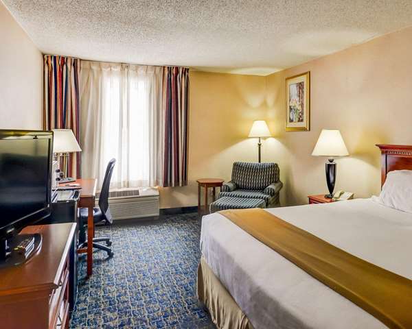 - Quality Inn & Suites Falling Waters - I-81, Exit 20