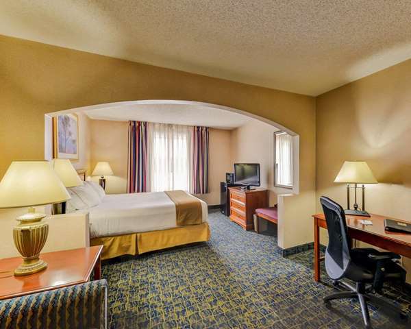  - Quality Inn & Suites Falling Waters - I-81, Exit 20