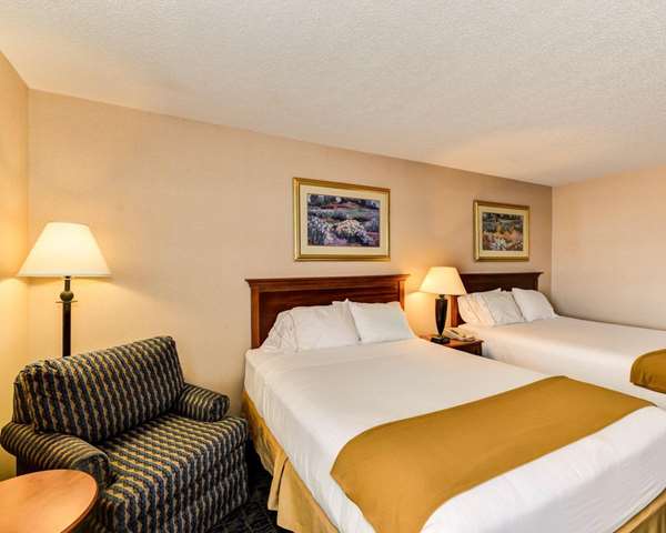  - Quality Inn & Suites Falling Waters - I-81, Exit 20