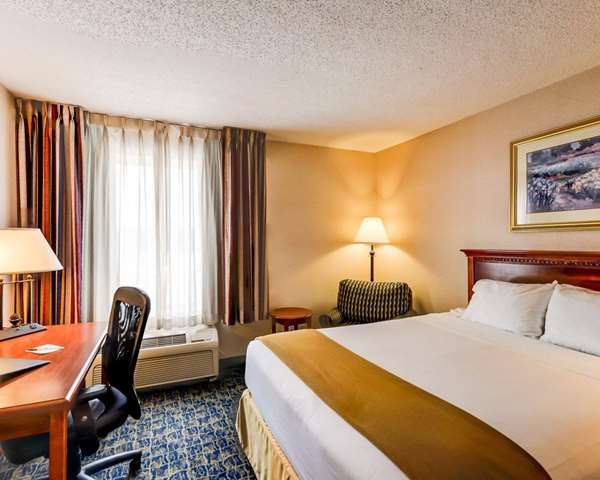  - Quality Inn & Suites Falling Waters - I-81, Exit 20