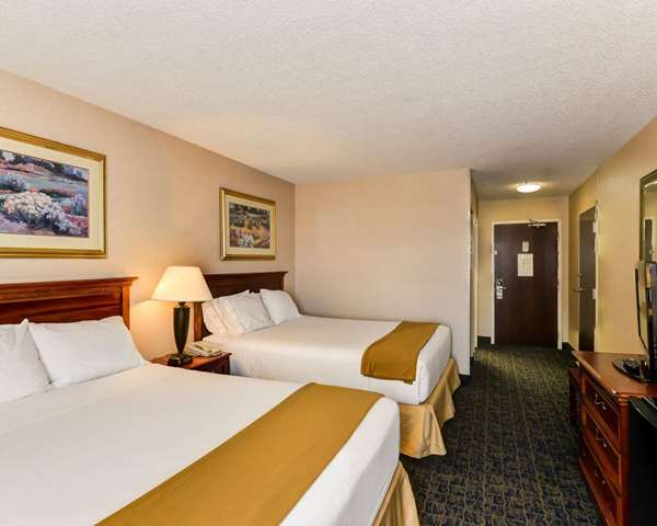  - Quality Inn & Suites Falling Waters - I-81, Exit 20