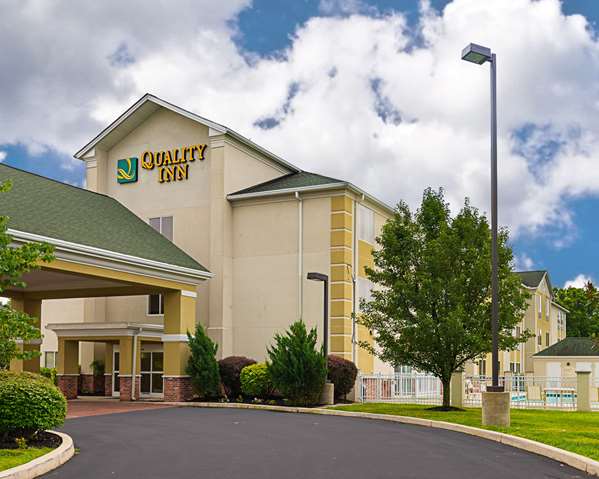 Exterior view - Quality Inn & Suites Falling Waters - I-81, Exit 20