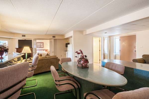 Suite - Rodeway Inn Charles Town