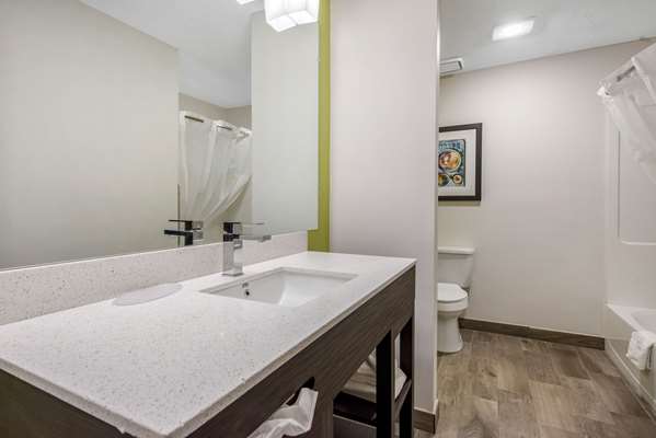  - Quality Inn Morgantown - I-68, Exit 1