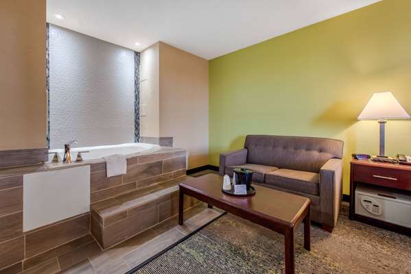 Suite - Quality Inn Morgantown - I-68, Exit 1