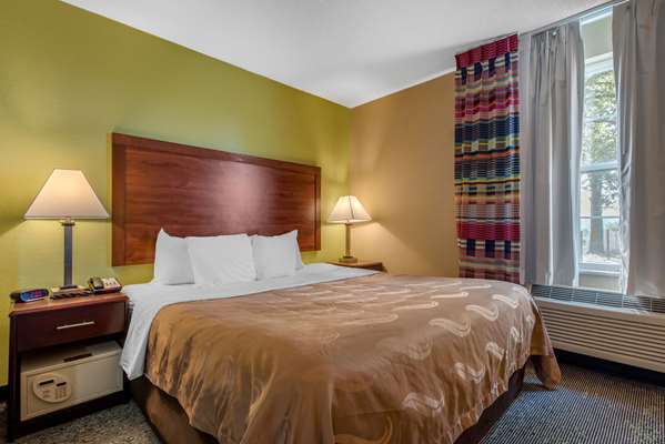 Suite - Quality Inn Morgantown - I-68, Exit 1