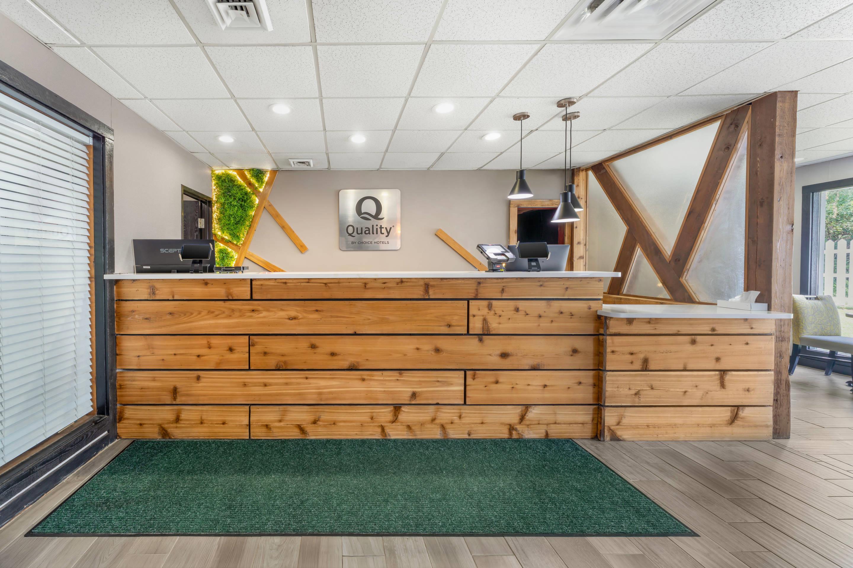 Front desk | Quality Inn