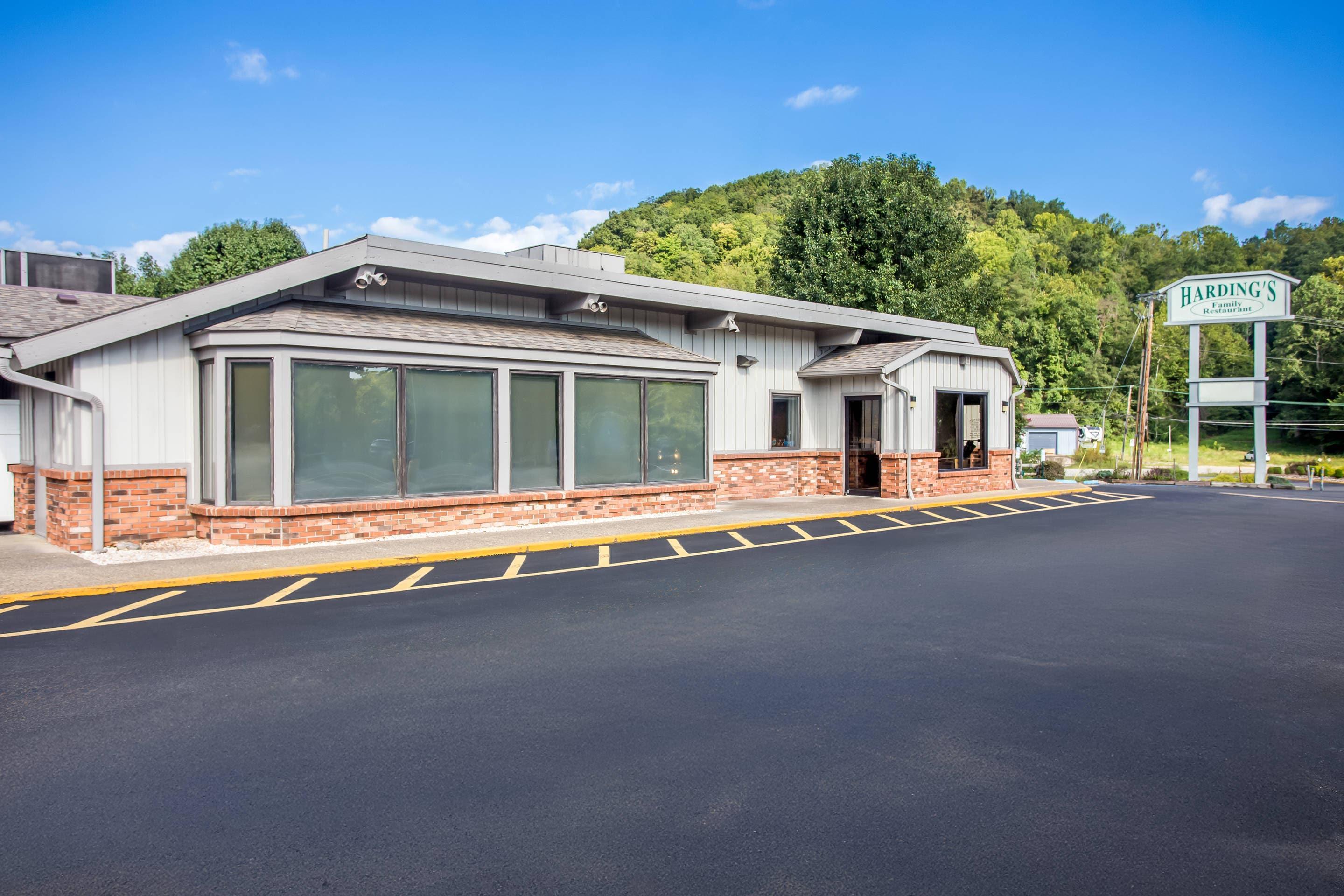 On-site restaurant | Sleep Inn Charleston North