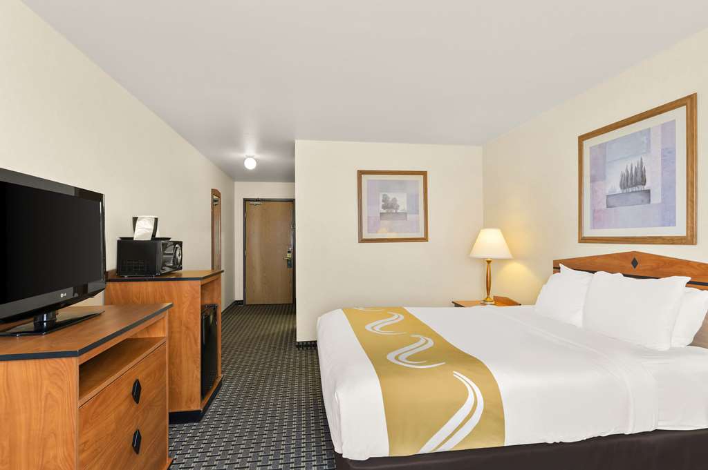 QUALITY INN CHEYENNE I-25 SOUTH-guestroom-Guest Room,On-Site.jpg