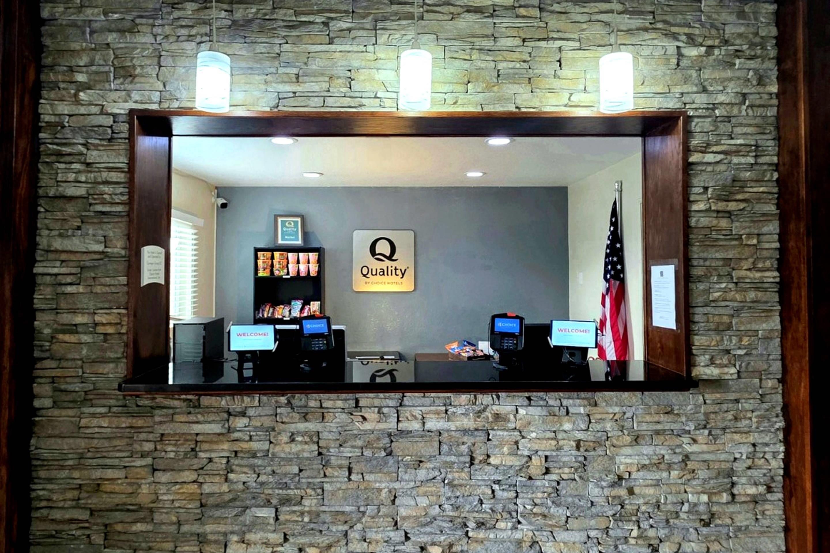 Front desk | Quality Inn