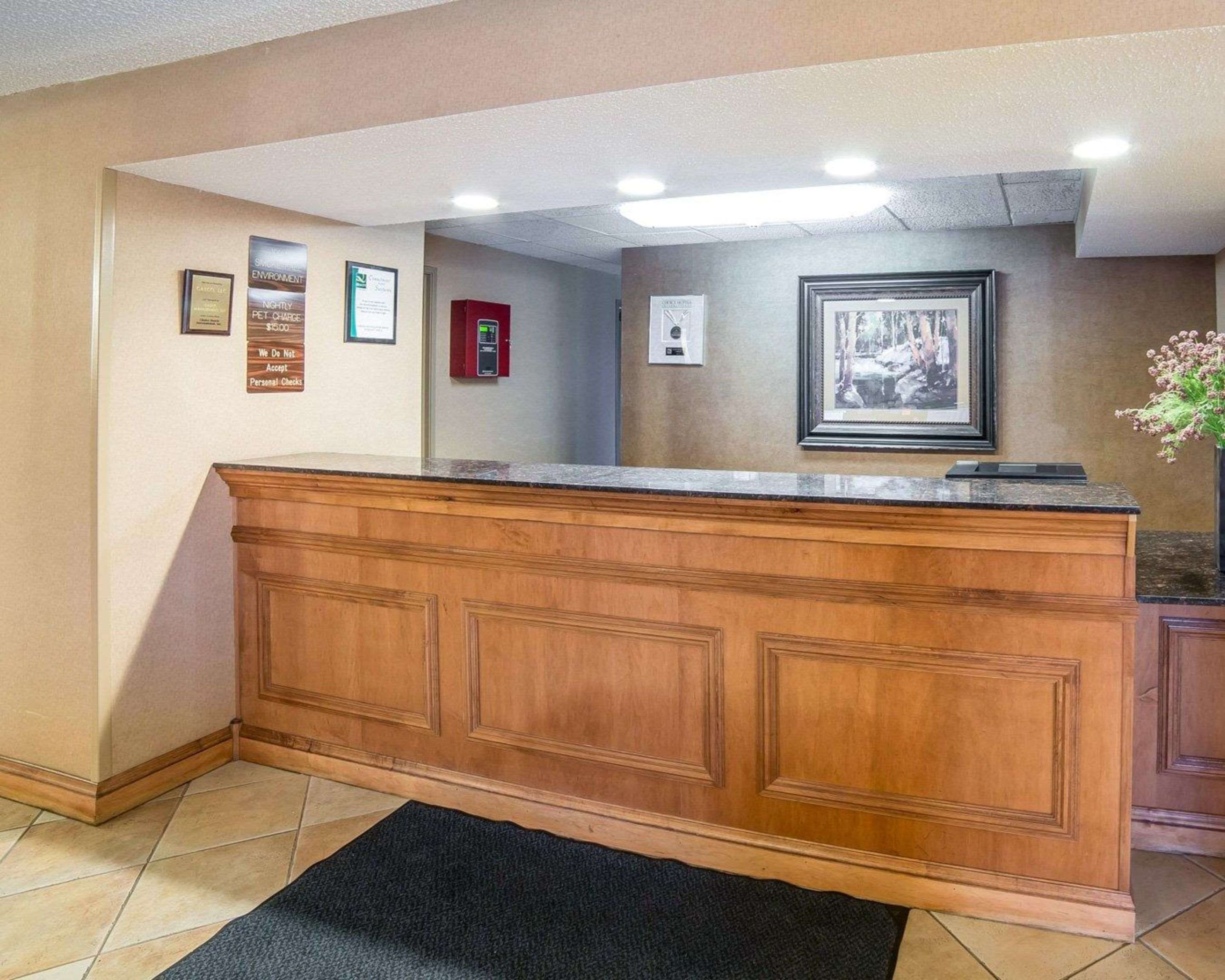 Front desk with friendly staff | Quality Inn & Suites Casper near Event Center