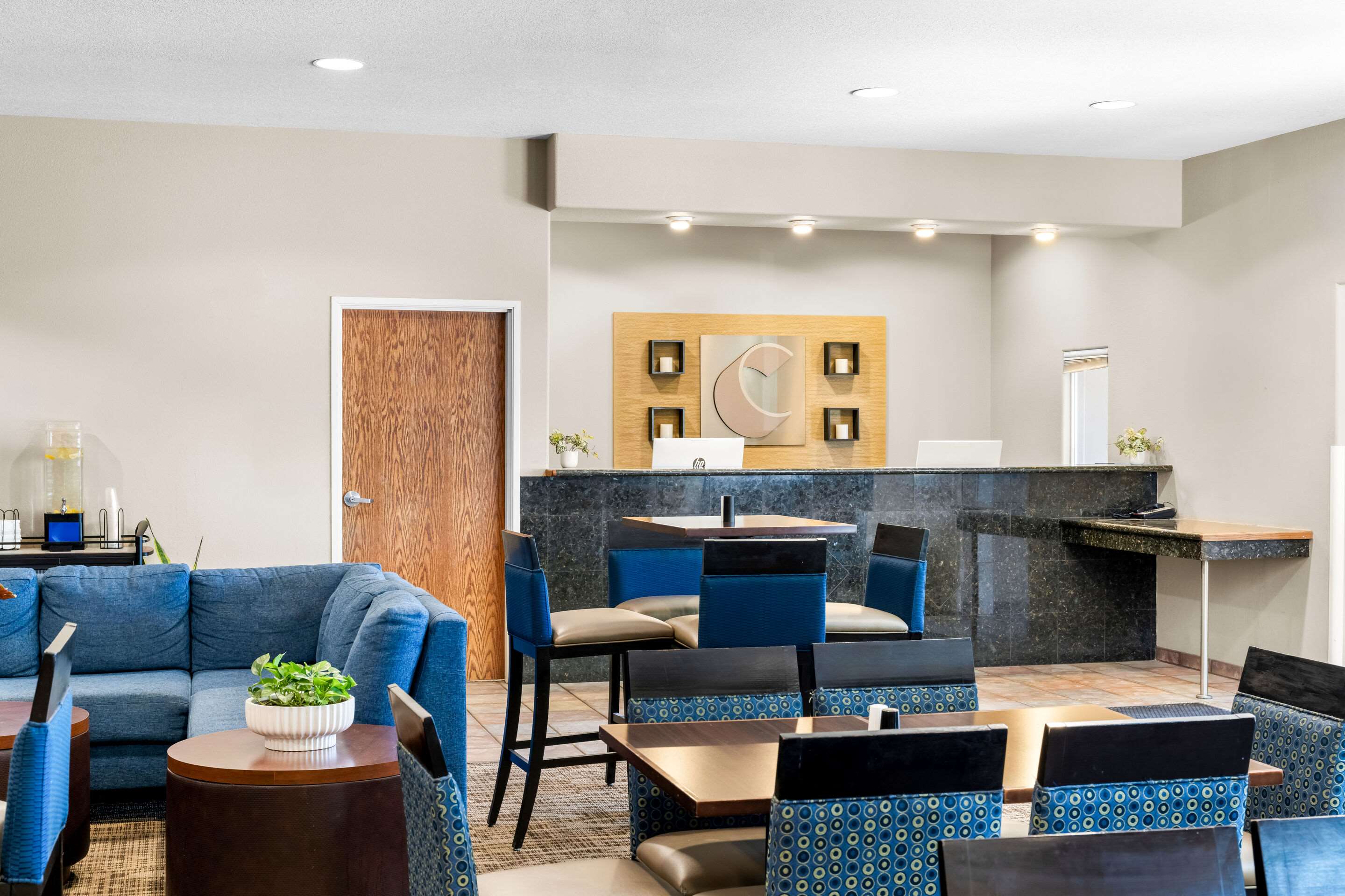Hotel lobby | Comfort Inn And Suites