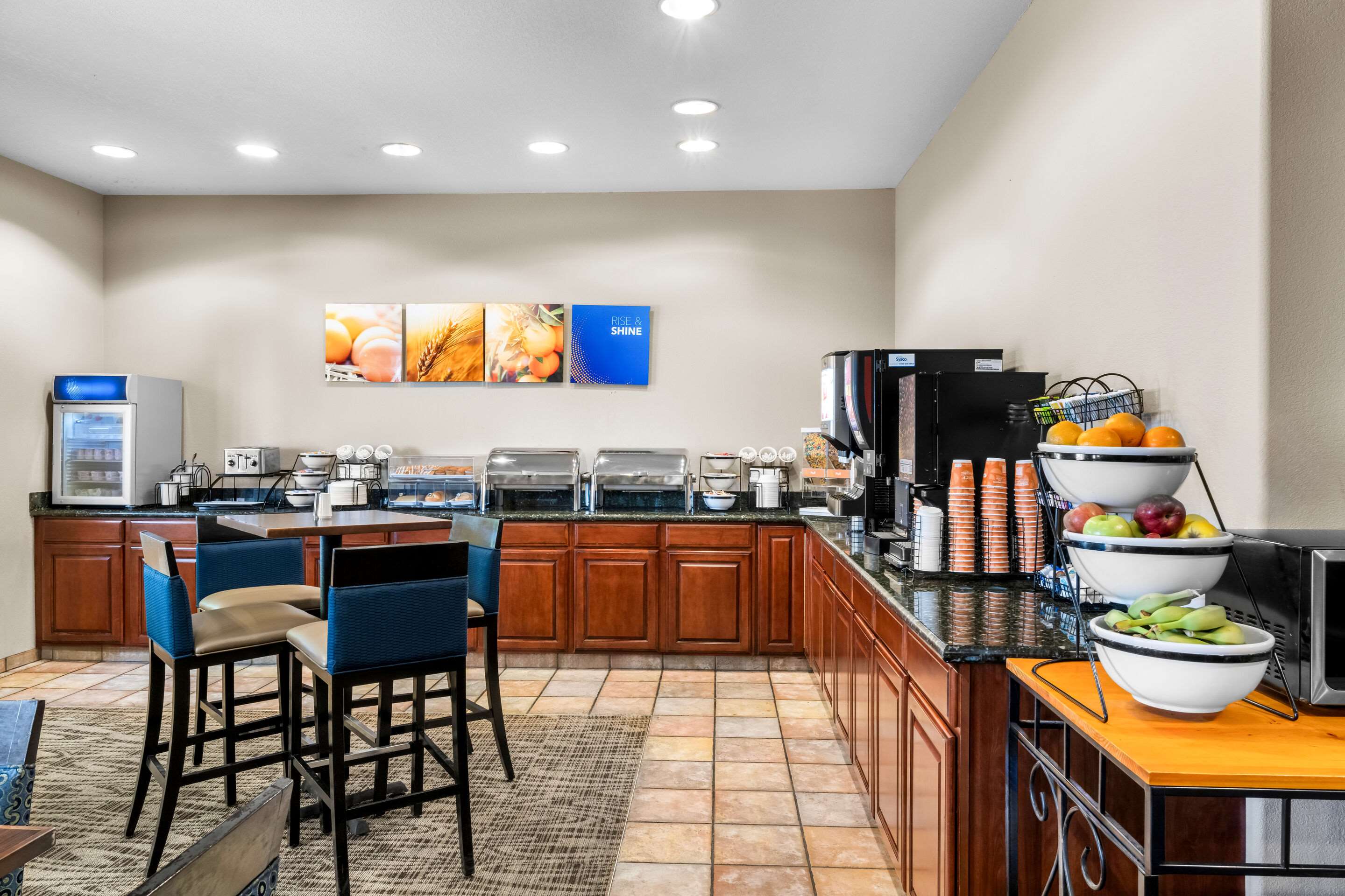 Breakfast area | Comfort Inn And Suites