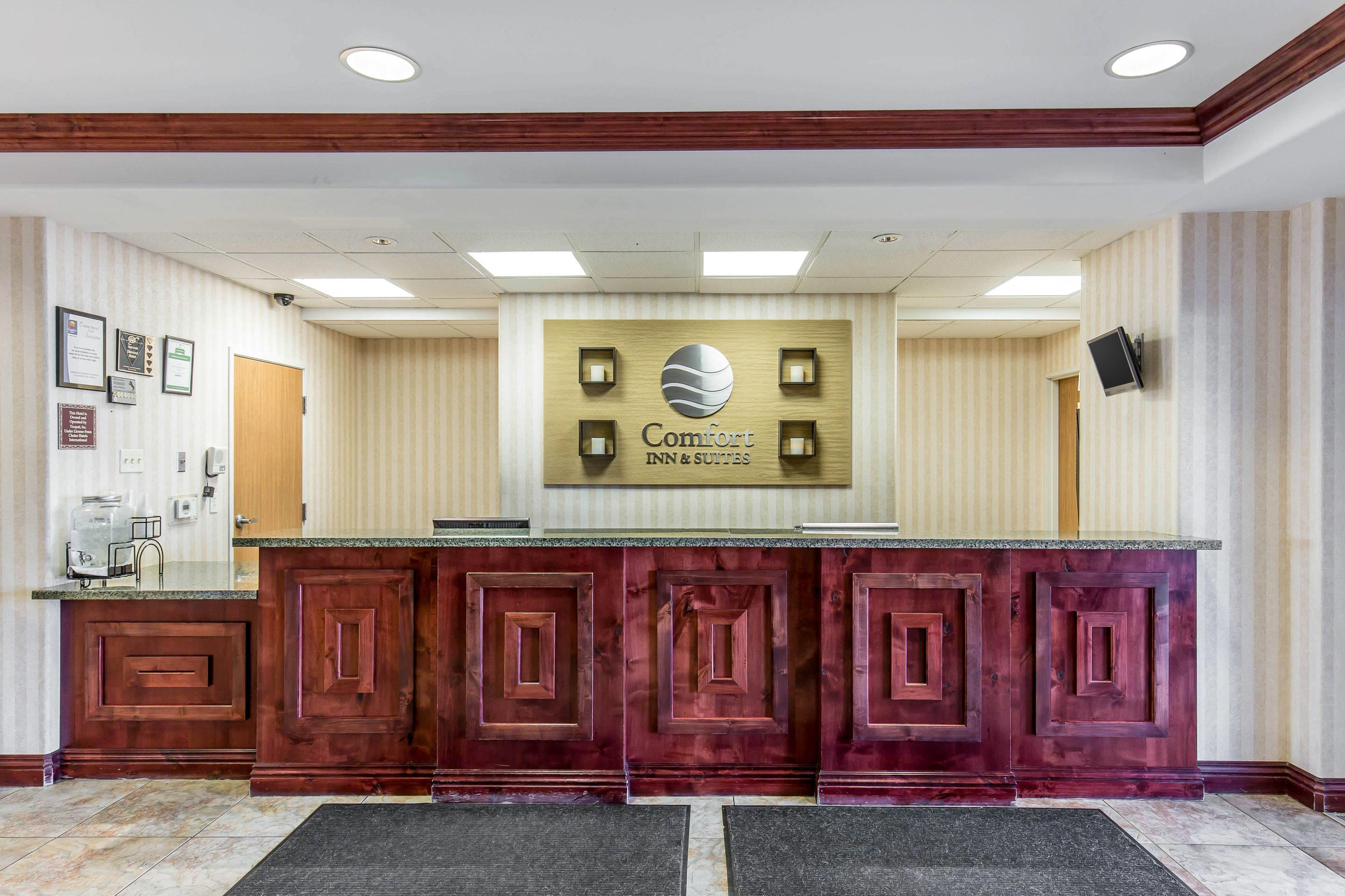 Front desk | Comfort Inn & Suites Rock Springs - Green River