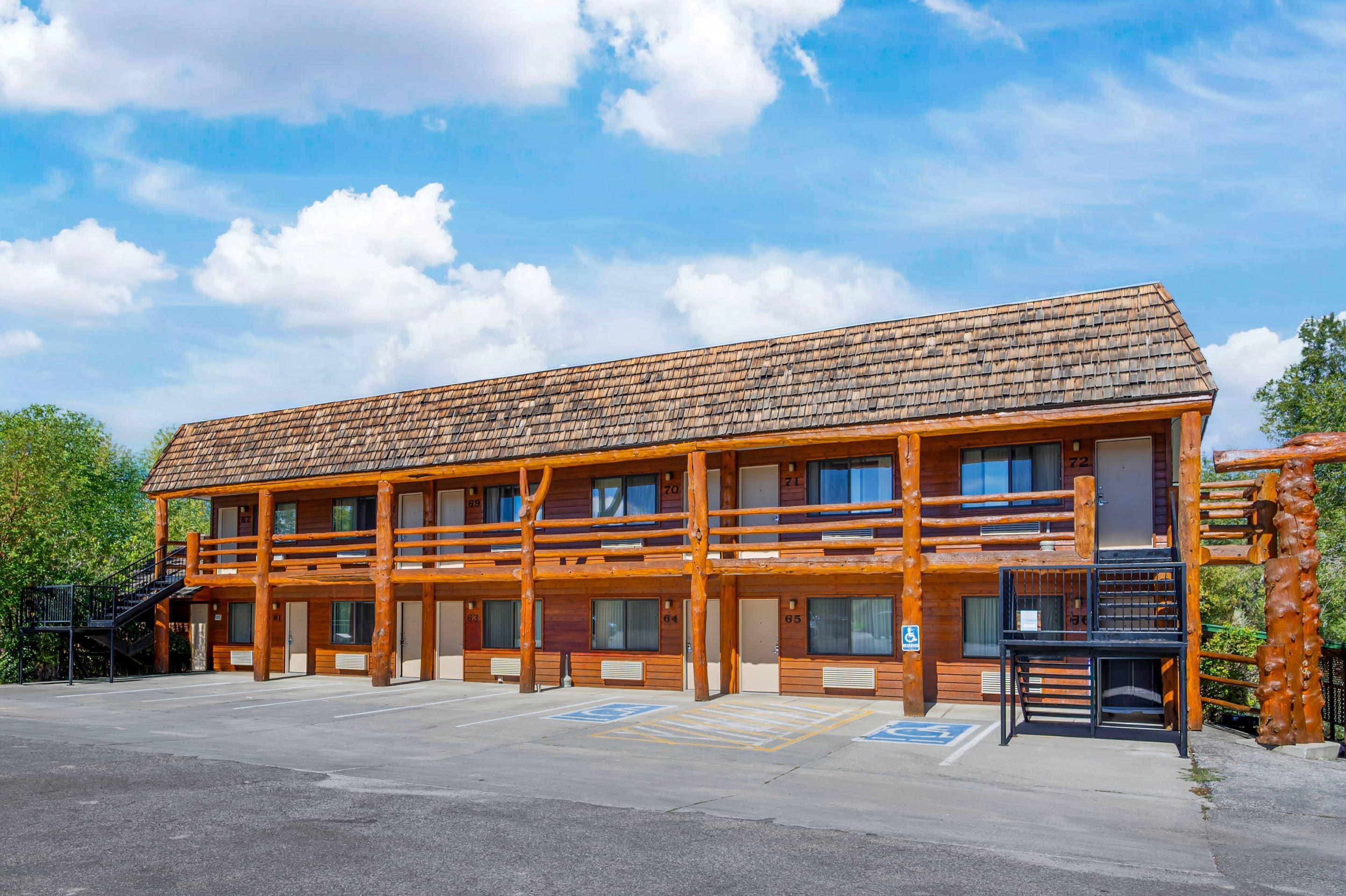 Hotel exterior | Rodeway Inn & Suites Pronghorn Lodge Lander