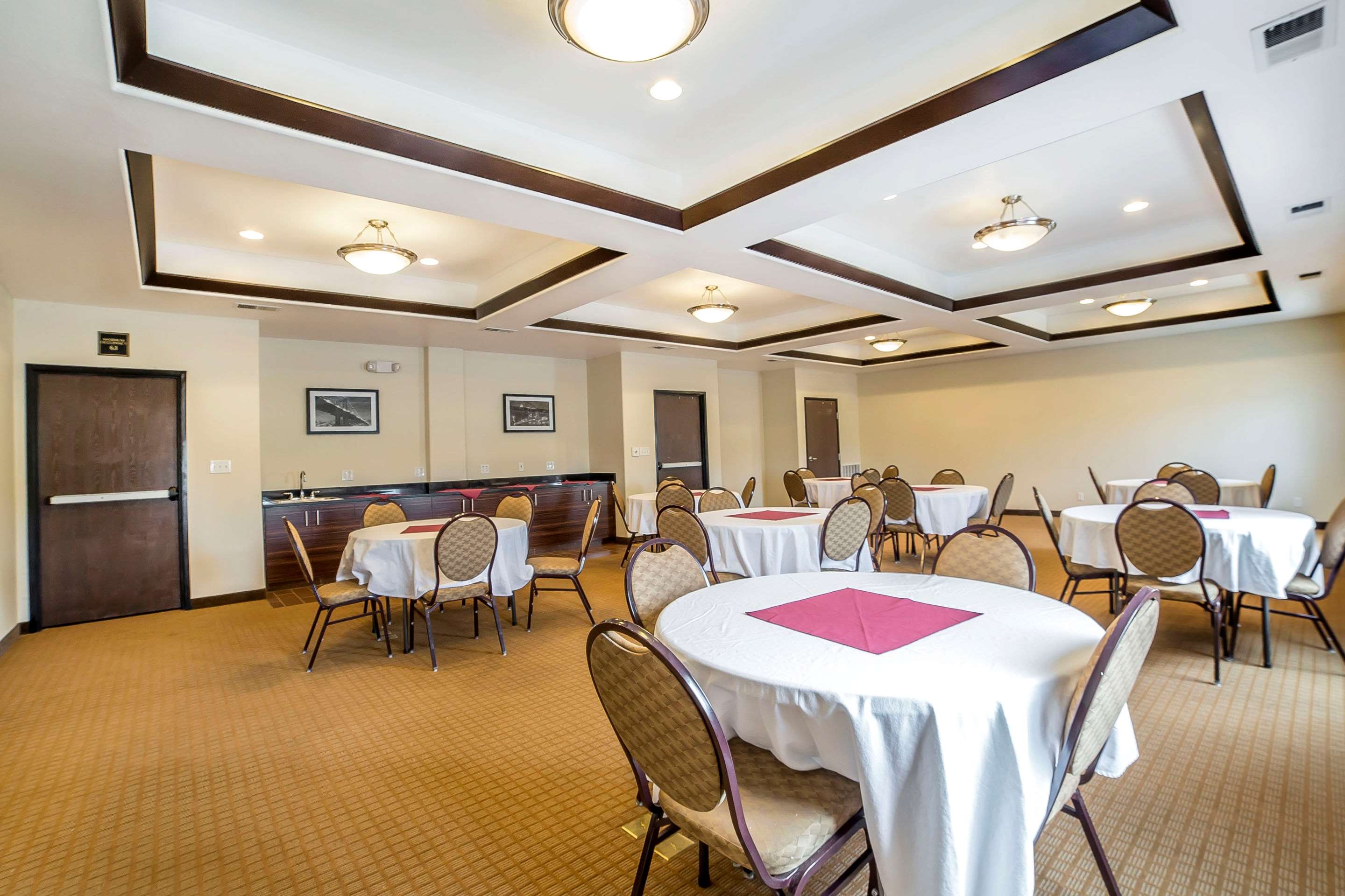 Large space for receptions, parties, anniversaries, and business