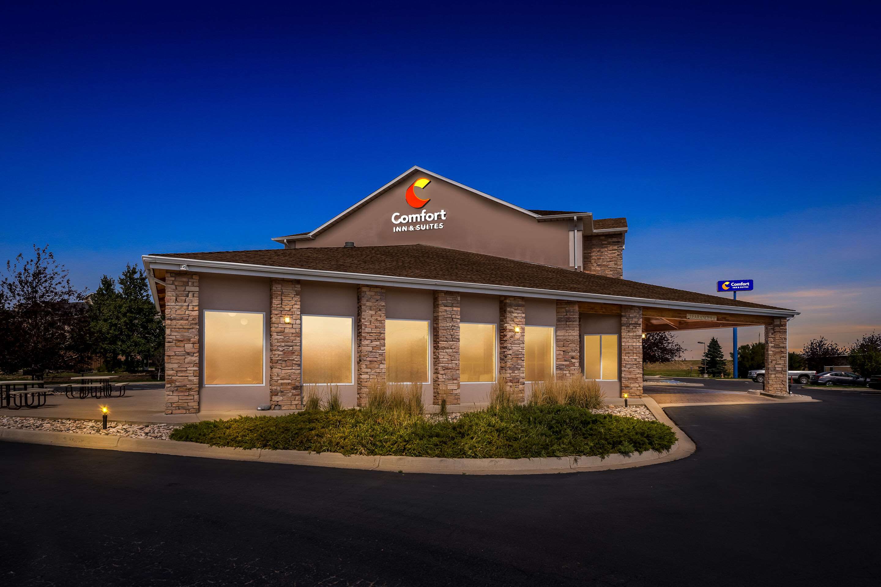 Twilight | Comfort Inn & Suites Near University of Wyoming