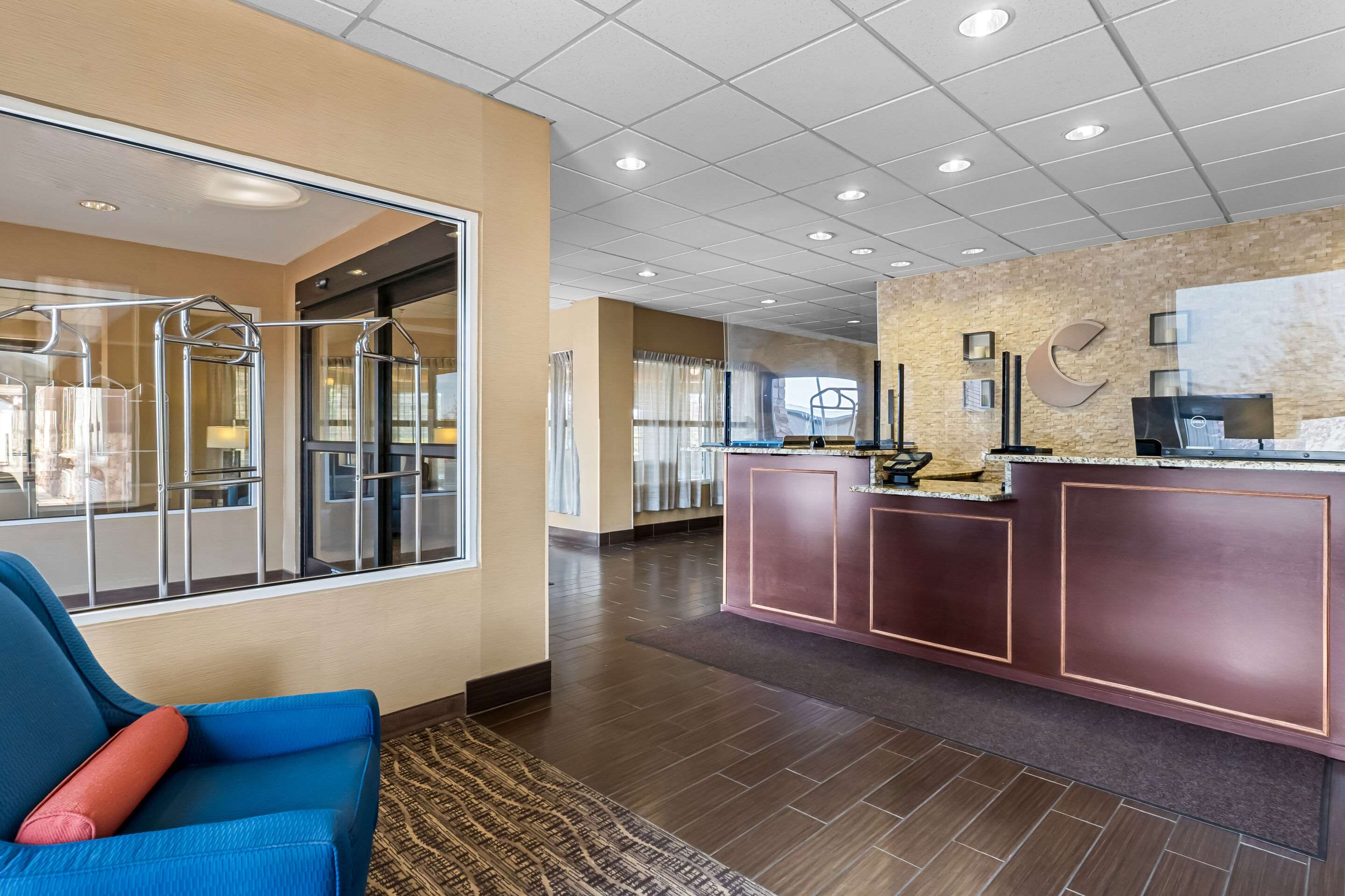 Hotel lobby | Comfort Inn & Suites Near University of Wyoming