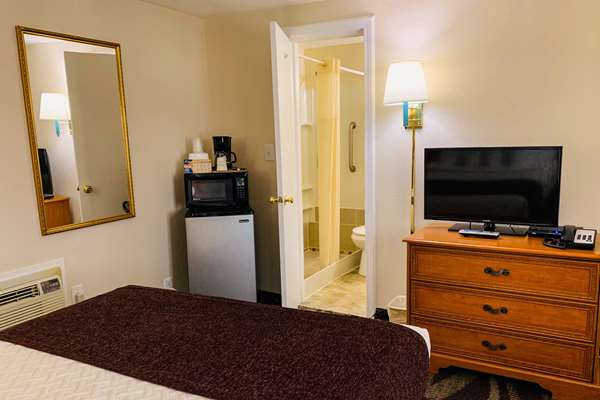  - Rodeway Inn & Suites Sheridan - I-90, Exit 23