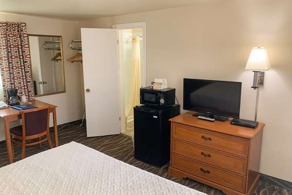  - Rodeway Inn & Suites Sheridan - I-90, Exit 23