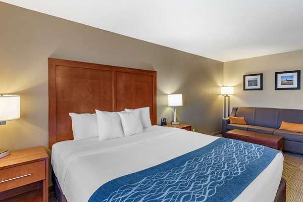 Suite - Comfort Inn Evansville - I-25, Exit 185