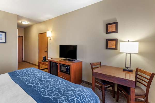  - Comfort Inn Evansville - I-25, Exit 185
