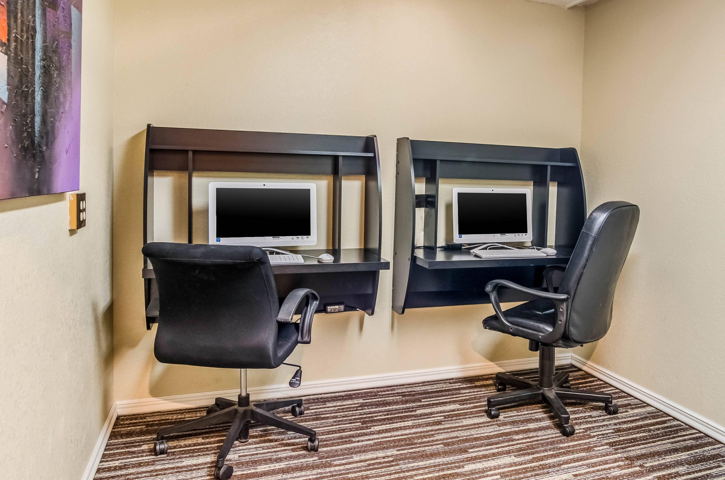 Business center | Quality Inn