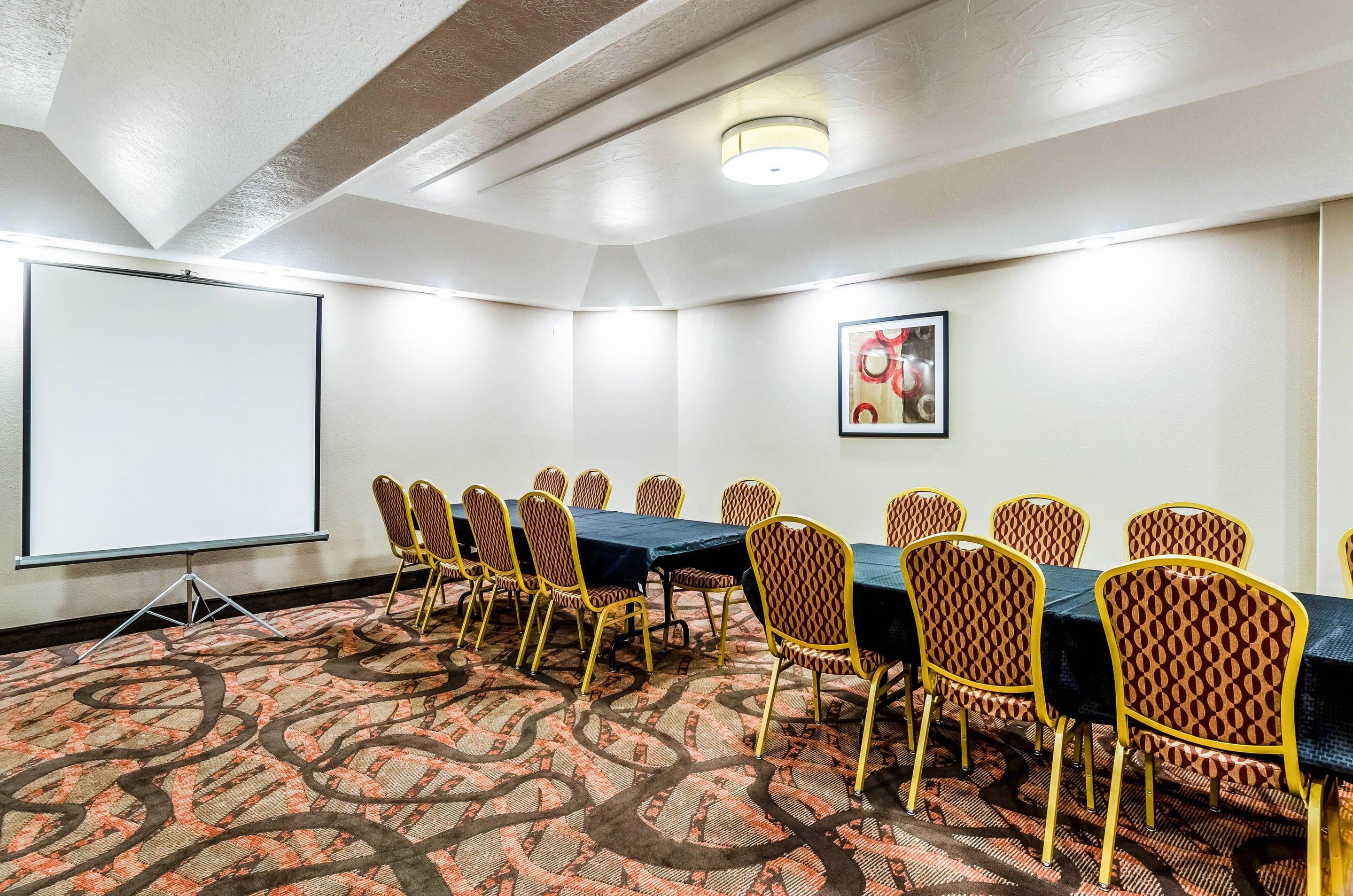 Large space for receptions, parties, anniversaries, and business meetings | Quality Inn