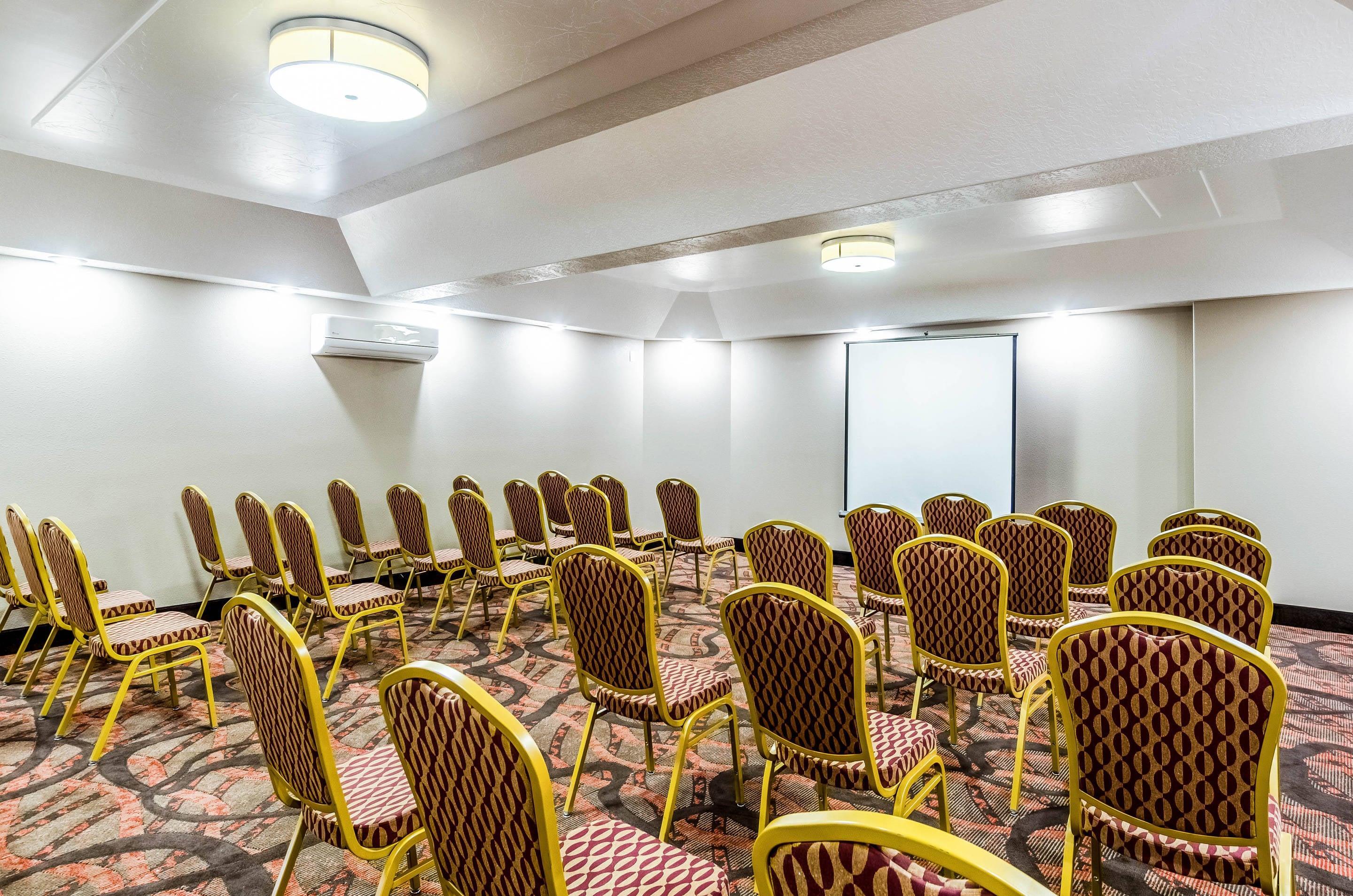 Large space for receptions, parties, anniversaries, and business meetings | Quality Inn