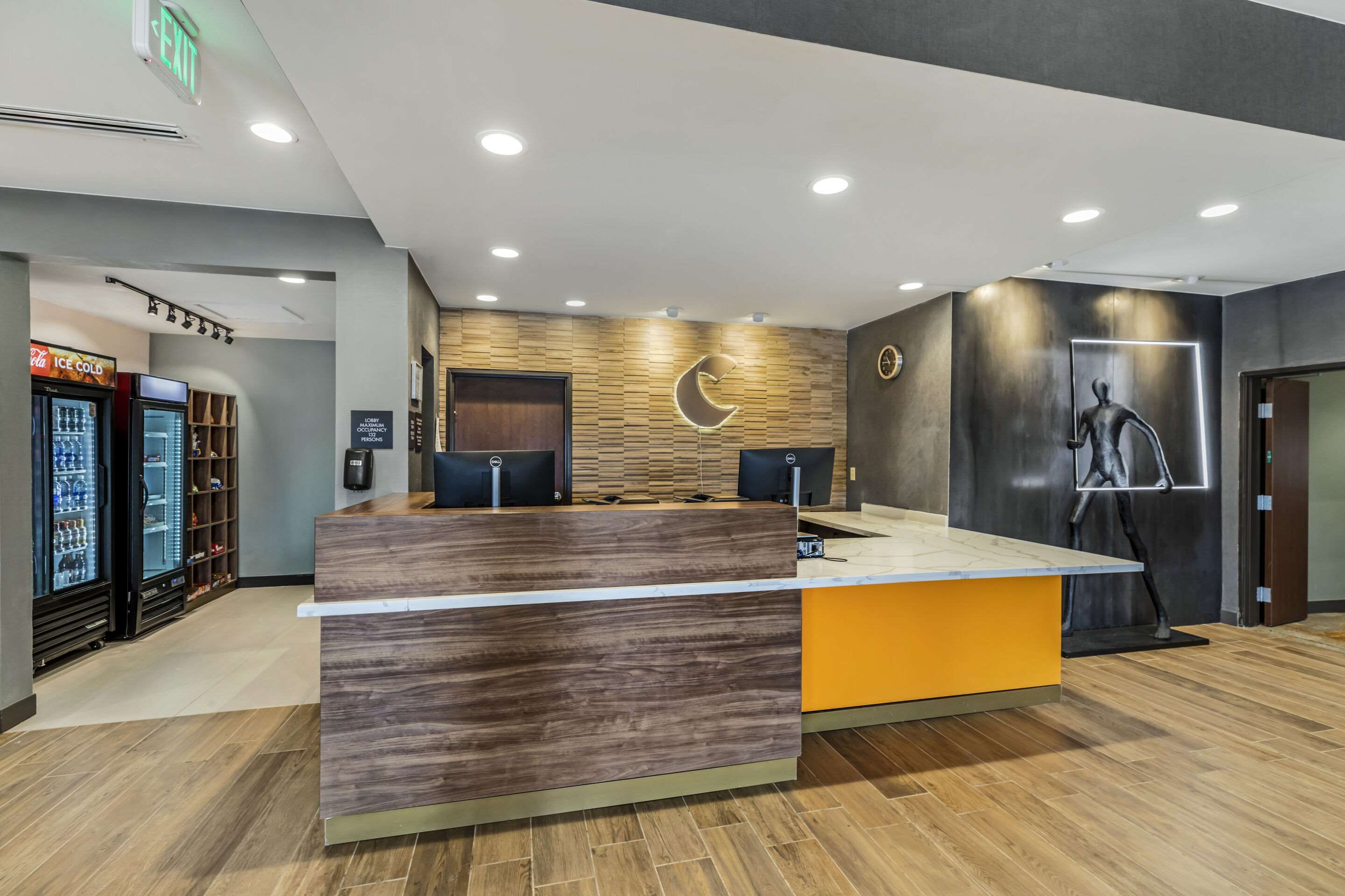 Front desk | Comfort Suites Cheyenne