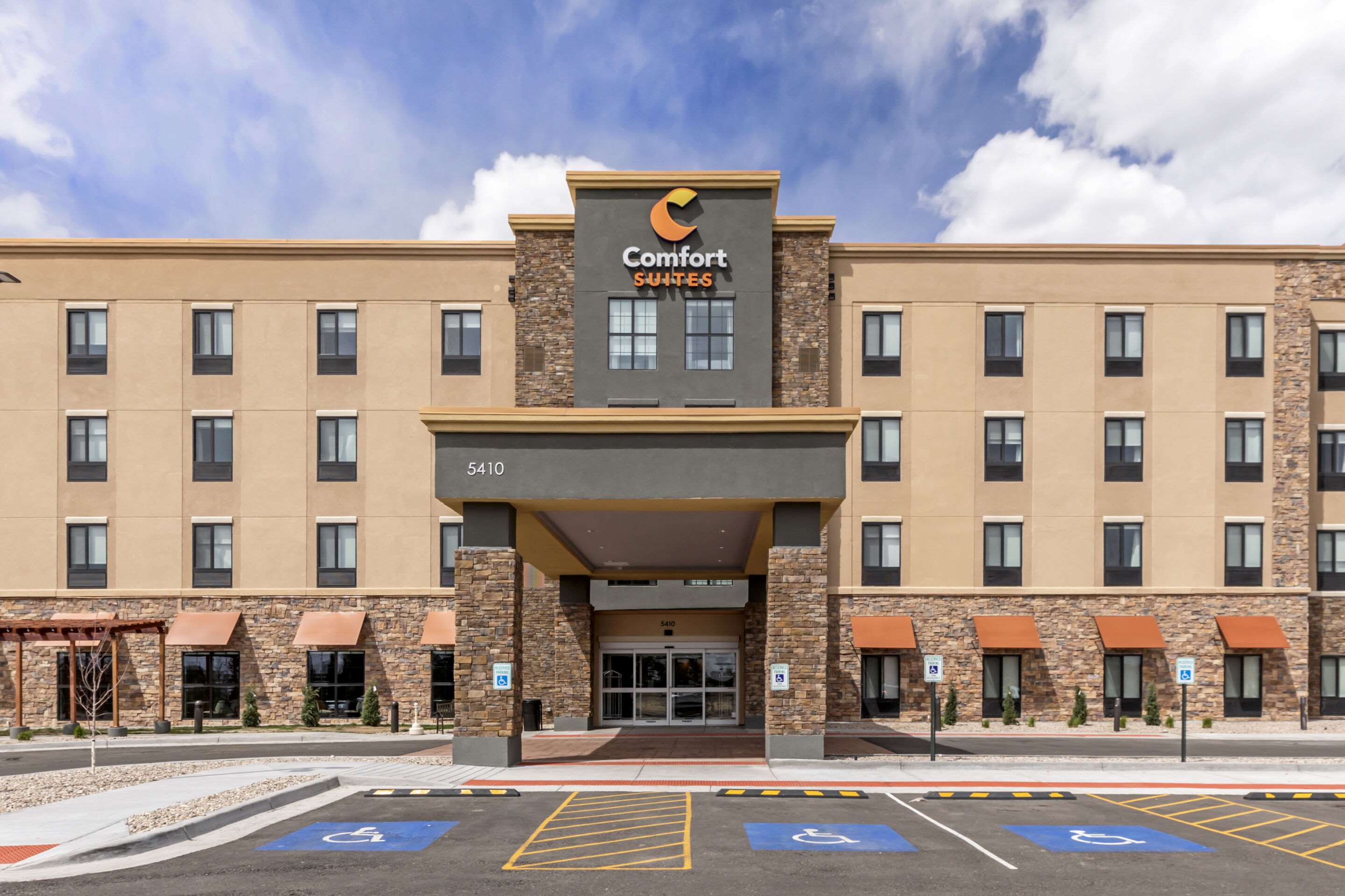 Hotel exterior | Comfort Suites Cheyenne